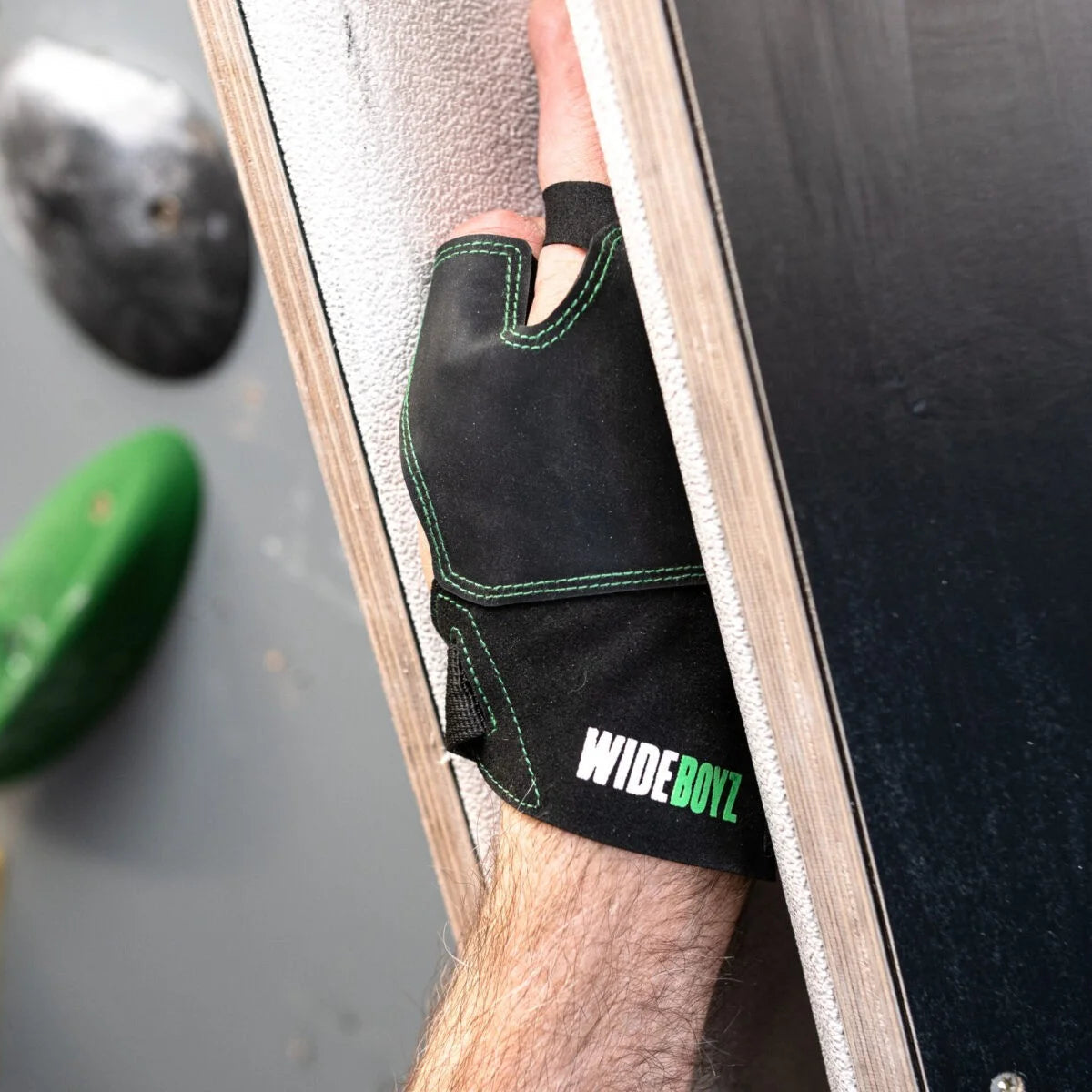 Crack Gloves