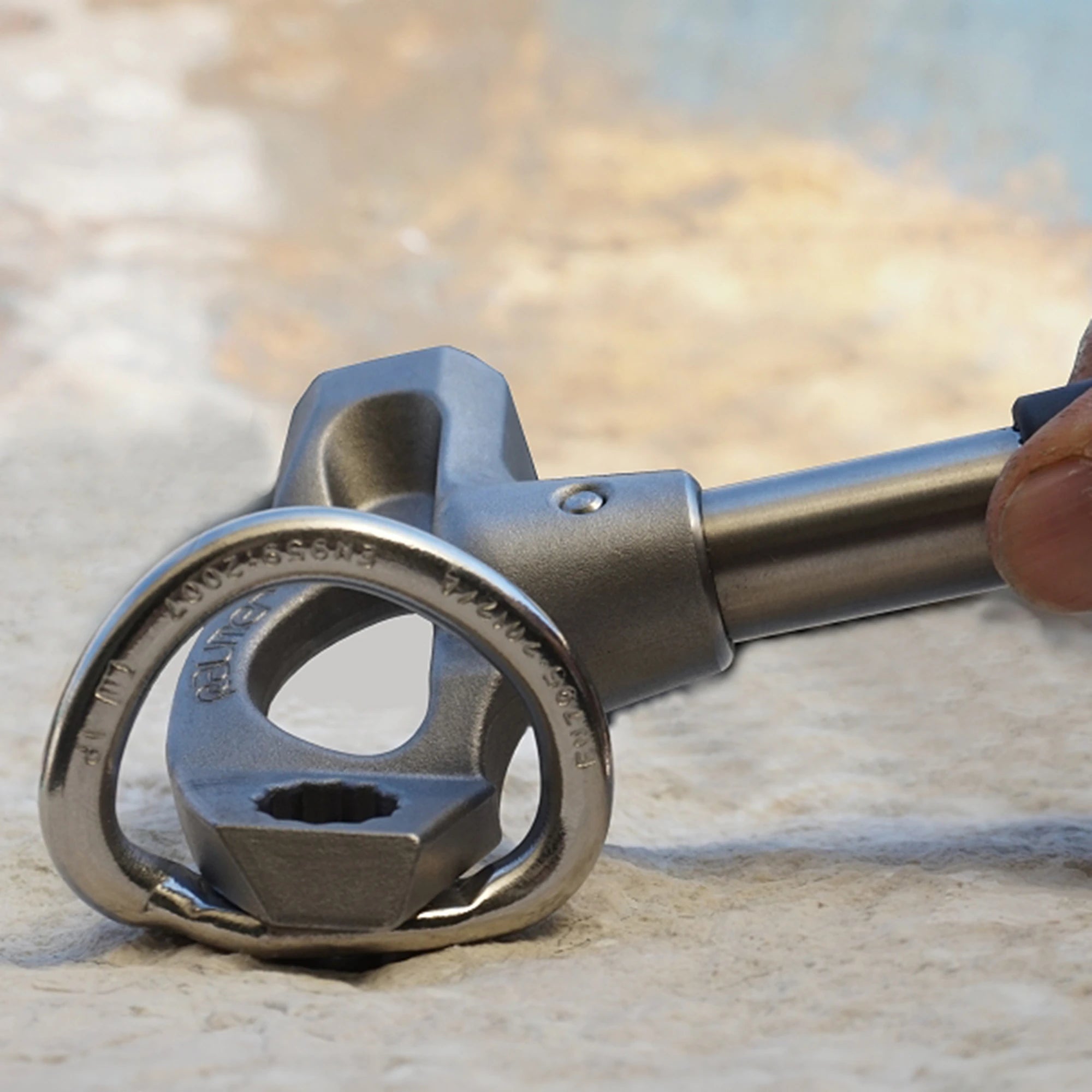 Action Hammer